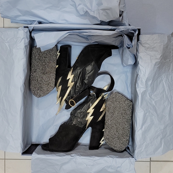 Prada - Picture 4 of 10